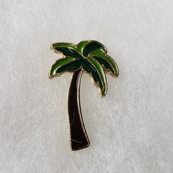 3/10$ NWOT palm tree enamel pin - Picture 1 of 2